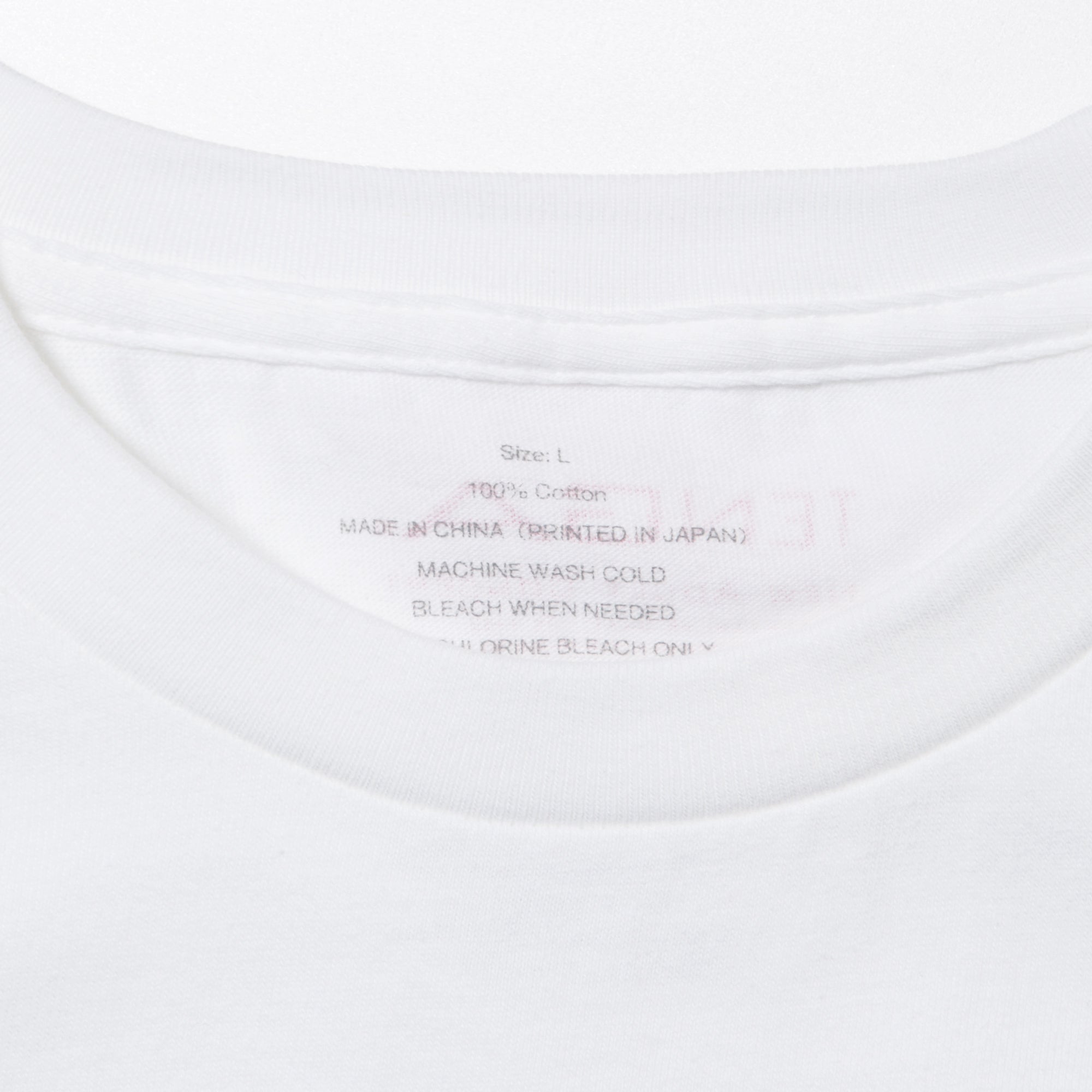 Playing with TENGA T-SHIRT Blanc x Bleu
