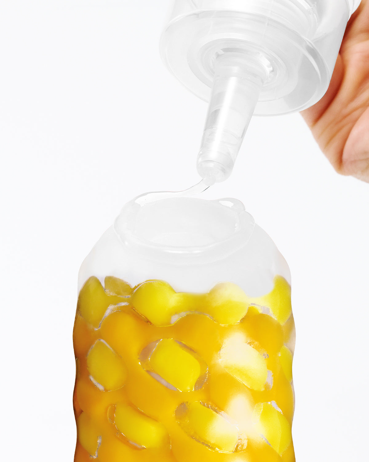 Lotion wird auf den Eingang des ARTEs gegeben.