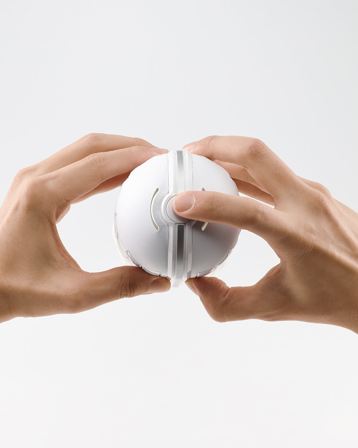 Ouverture du FLIP FLEXY grâce à son mécanisme de verrouillage à bouton